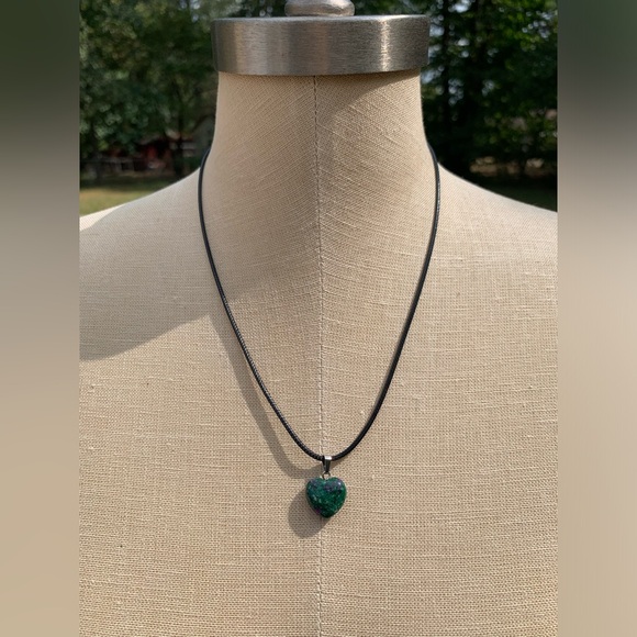 Handmade Genuine Stone Heart Amulet Necklace - Picture 6 of 15